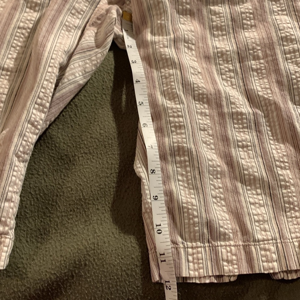 Columbia “River Resort” striped shorts. Inseam 12 inches. Size 8 - Picture 12 of 13